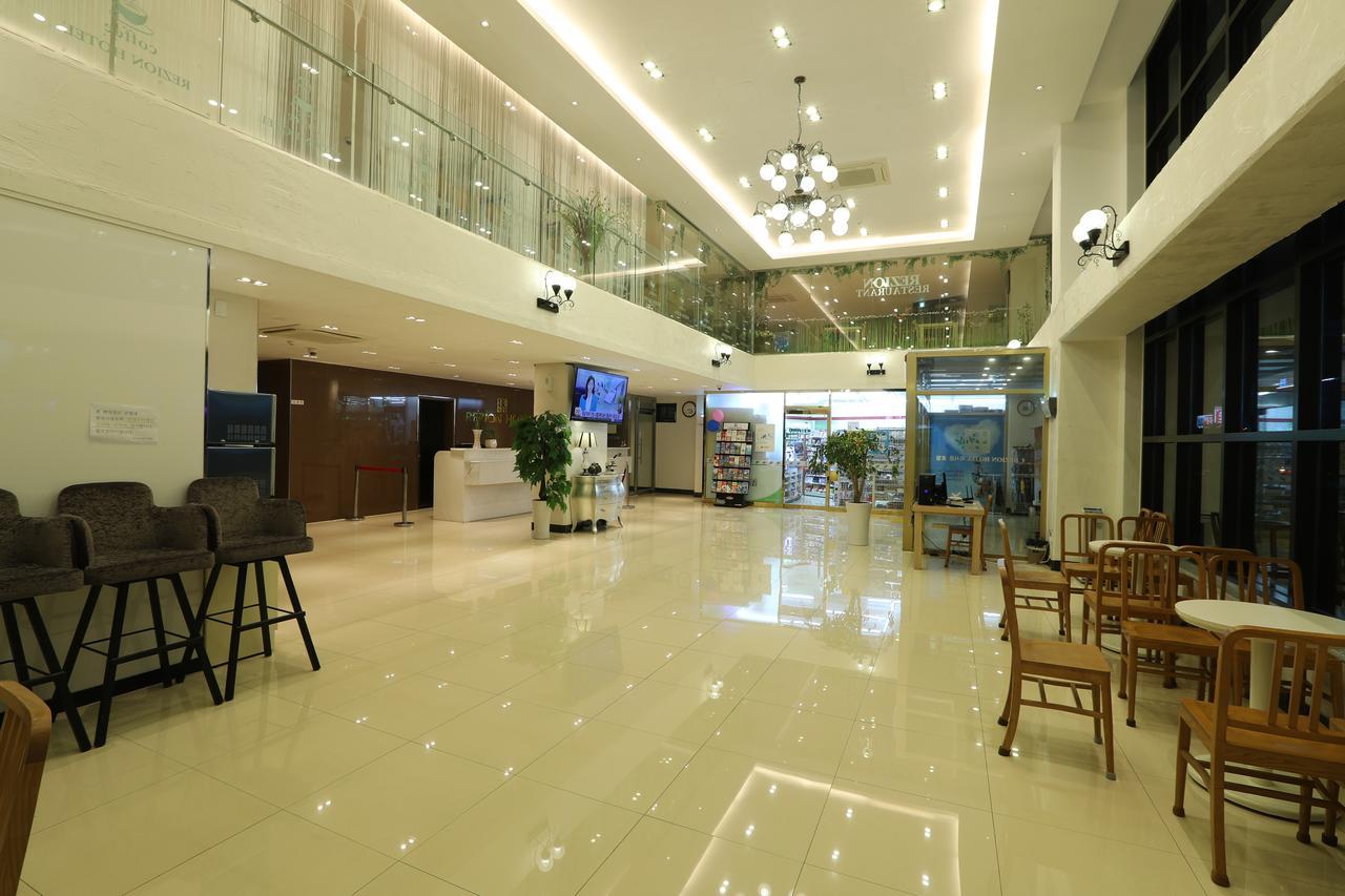 Rezion Hotel Σεογκουίπο Εξωτερικό φωτογραφία